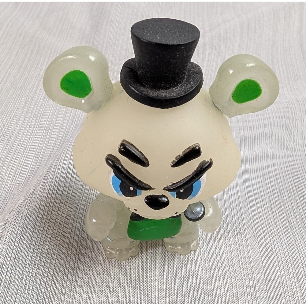Funko Pint Size Heroes FNAF Glow in the Dark Freddy Fazbear Vinyl Figure